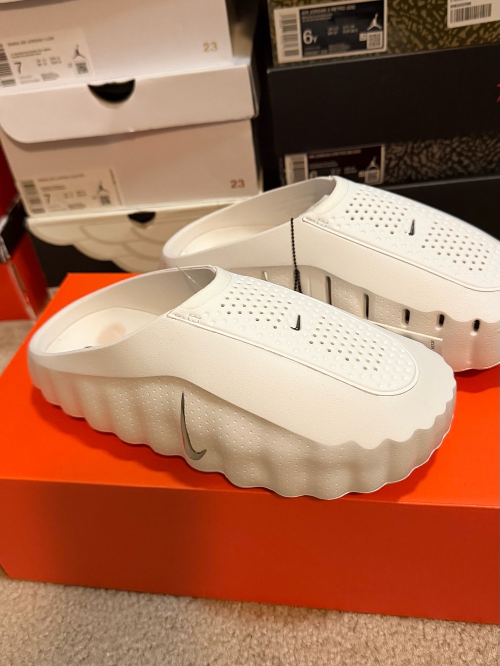 Nike Mind Women's White  Platform Slip-On Clog